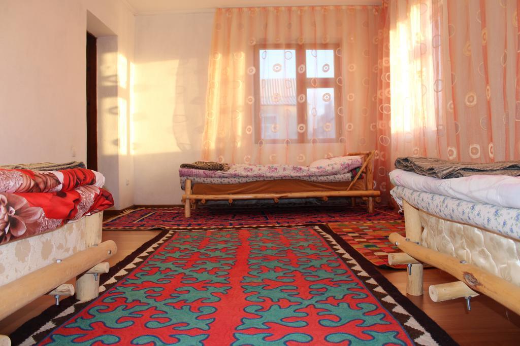 Guest House Guljan Bokonbayevo Exterior photo